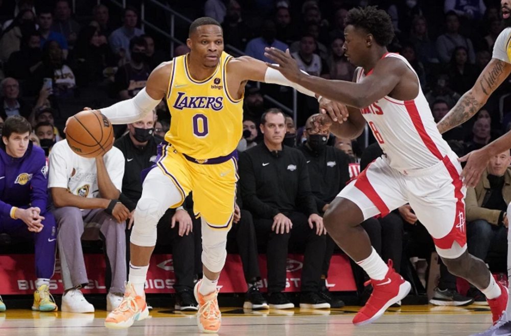 MKsports- 弗赖堡战术革新见效，攻防两端效率提升  